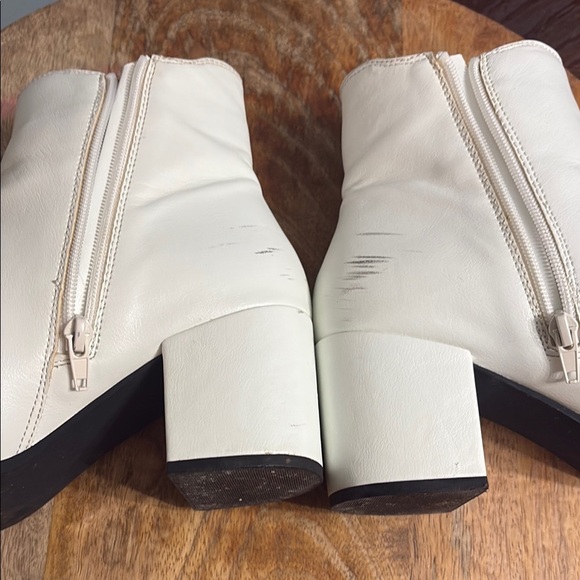 Madden Girl Wink Snip-Toe Sock Booties Faux Leather White Smooth Size 9m - Picture 7 of 7